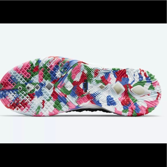 Nike LeBron XVIII 18 Basketball Shoes CQ9283 002 - Picture 8 of 8